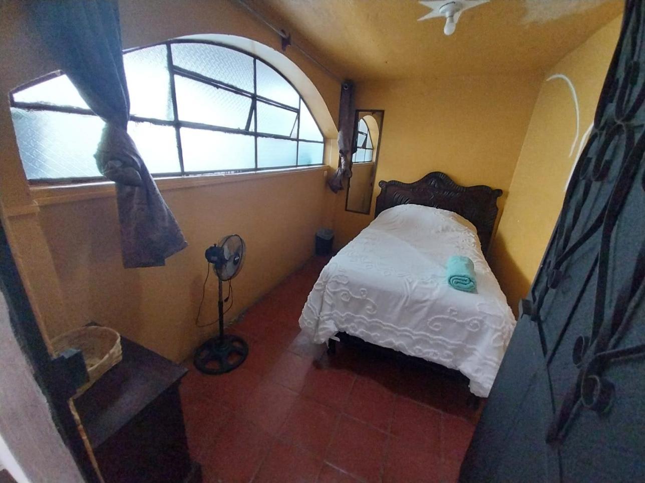 Hotel Alma Maya Antigua Exterior foto
